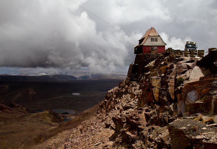 Bolivia: La Paz - Chacaltaya: Old machine House