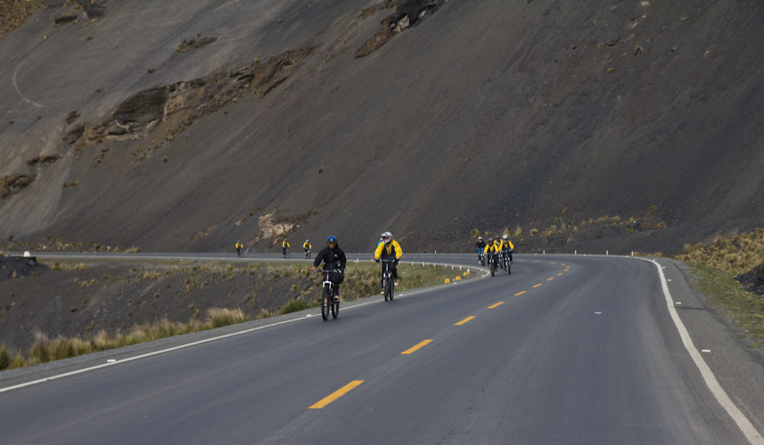 Bolivia: Yungas Road - Biking Tours down