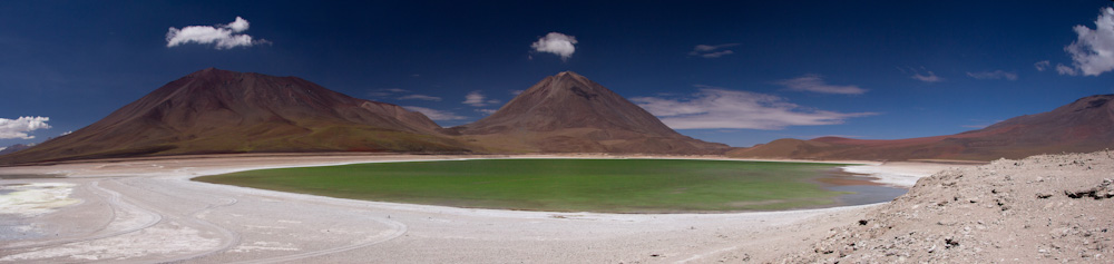 Bolivia: Altiplano - Lagoon Verde: green at noon