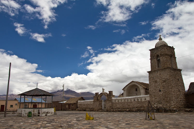 Bolivia: Sajama NP - nice church