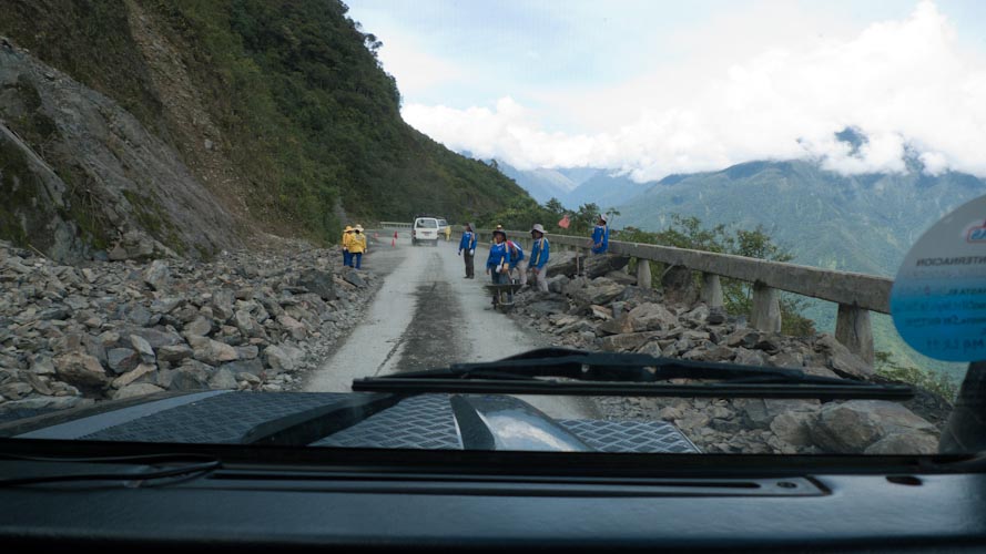Bolivia: new Yungas Road - rockfall