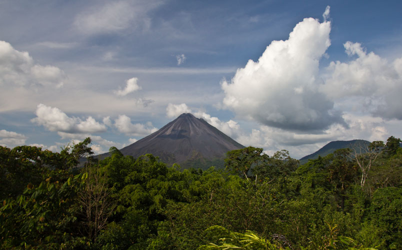 Costa Rica: Central Highlands - La Fortuna: view to Volcano Arenal