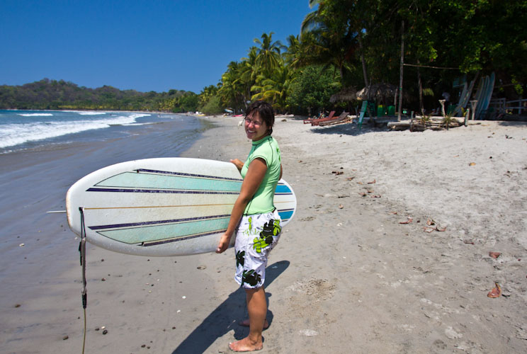 Costa Rica: Peninsula de Nicoya - Playa Samara: Surfing