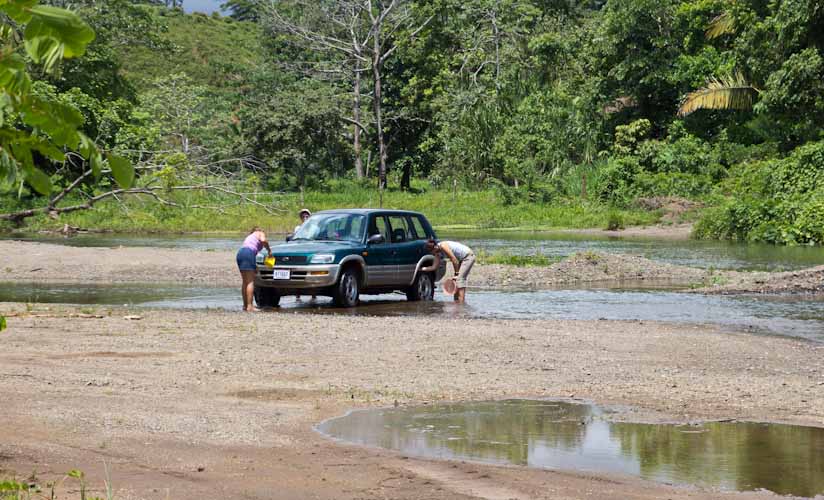Costa Rica: Peninsula Osa - River Car Washing