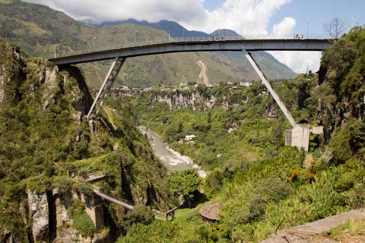Ecuador: Banos - Nice Bridge