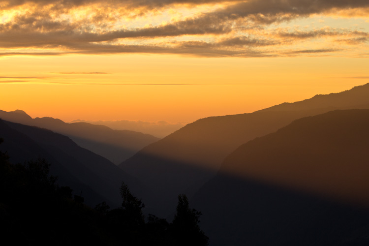 Ecuador: Banos - Sunrise: view to the Amazonas