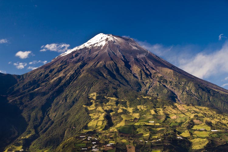 Ecuador: Banos - view to the Tungurahua