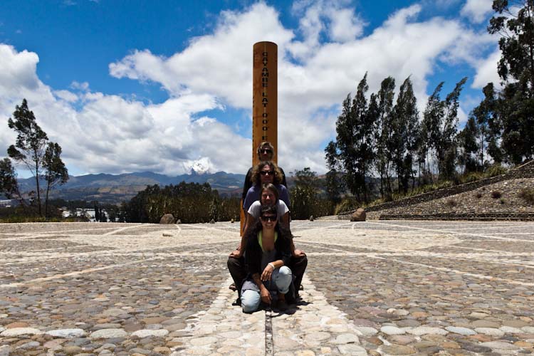 Ecuador: first Equator crossing - Cayambe: solar clock