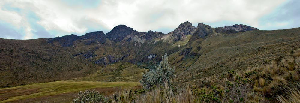 Ecuador: NP Cotopaxi - Ruminahui Crater Hike: Panorama