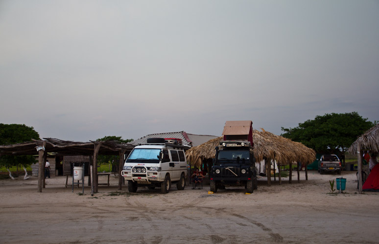 Colombia: Nothern Coast - Peninsula Guajira: Playa Mayapo: Campsite
