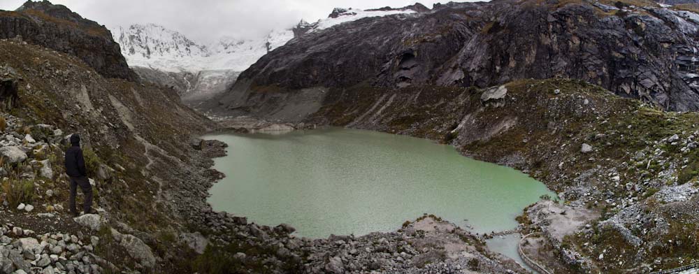 Peru: Cordillera Blanca - Laguna Llaca Panorama