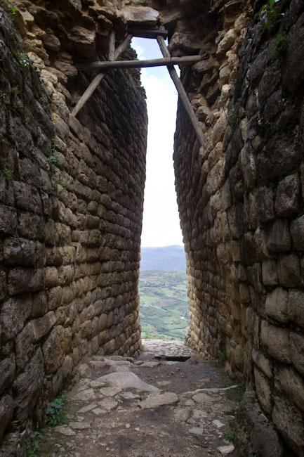 Peru: Kuelap - one of the three entrances
