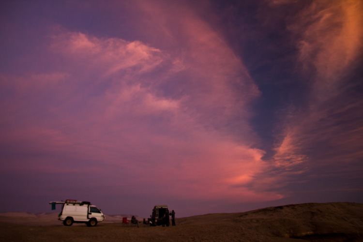 Peru: Reserva Paracas - Campspot in the sunset