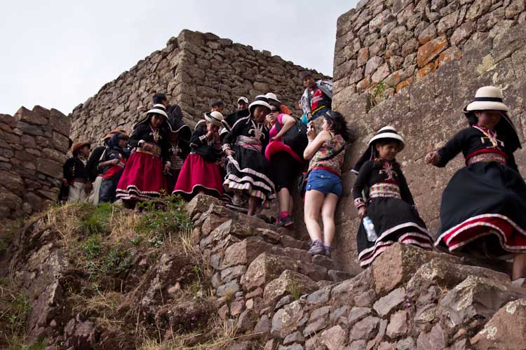 Peru: Sacred Valley - Pisac: Visitors