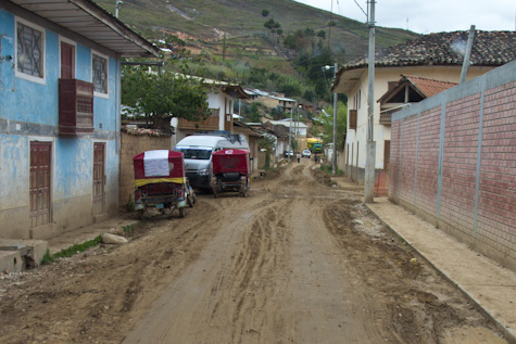 Peru: muddy village roads ...