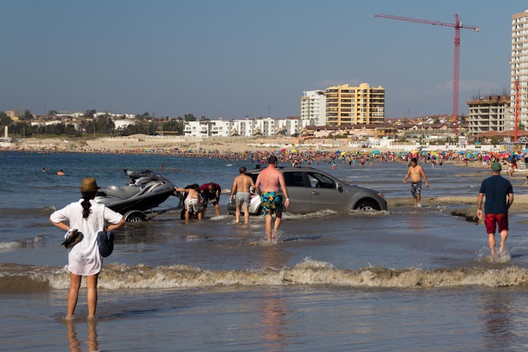 Chile: Coquimbo - stuck on the beach