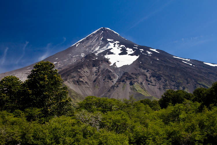 Chile: Paso Mamuil Malal - Volcano Lanin